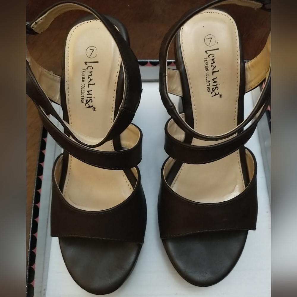Lena Luisa Fashion Collection Women's Wedge Sandals Chocolate Brown Size 7
